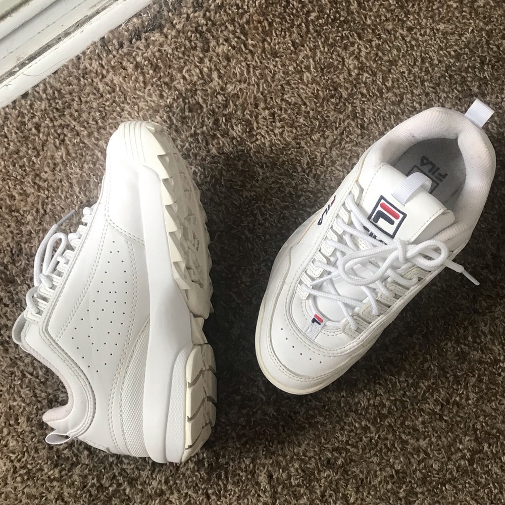 FILA sneakers chunky style 🛍🛍